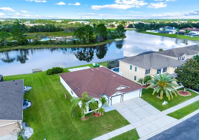 Photo 4 of Single family home for sale at 831 Belhaven Dr, Orlando, FL 32828 | MLS# G5118089 | Listing updated on 2026-10-02