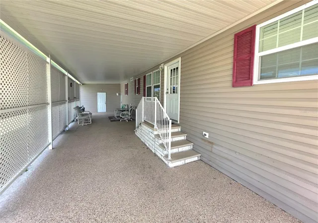 Photo 3 of Manufactured home for sale at 37321 Eileen Ave, Zephyrhills, FL 33542 | MLS# TB8550836 | Listing updated on 2026-09-23