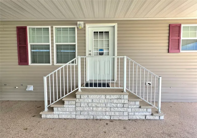 Photo 4 of Manufactured home for sale at 37321 Eileen Ave, Zephyrhills, FL 33542 | MLS# TB8550836 | Listing updated on 2026-09-23