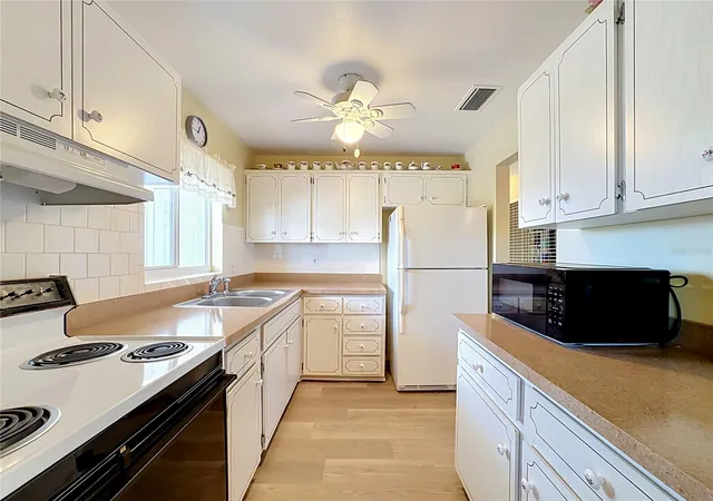 Photo 4 of Condo for sale at 5898 17th Street W #C31, Bradenton, FL 34207 | MLS# A4706901 | Listing updated on 2026-10-29
