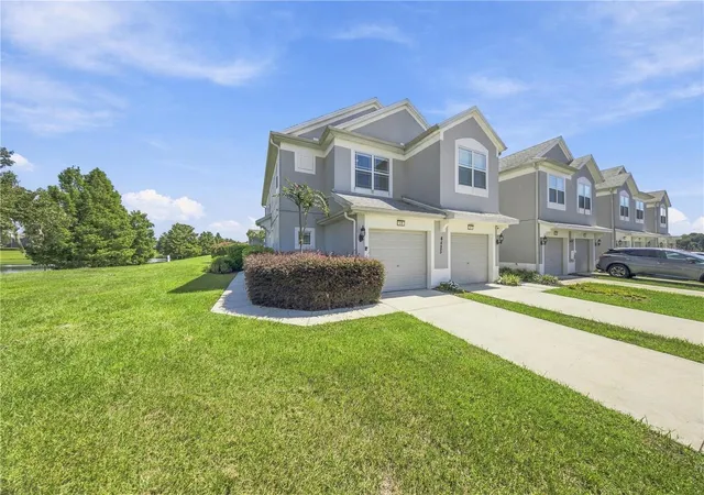 Photo 3 of Townhouse for sale at 4425 Sw 52nd Circle #101, Ocala, FL 34474 | MLS# OM732663 | Listing updated on 2026-09-22