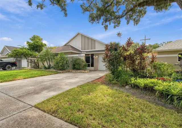Photo 1 of Single family home for sale at 11905 Hickorynut Dr, Tampa, FL 33625 | MLS# TB8550842 | Listing updated on 2026-10-02