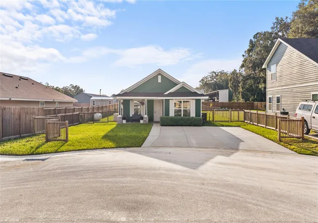 Photo 2 of Single family home for sale at 1981 N Roberts Trl, Bell, FL 32619 | MLS# GC543678 | Listing updated on 2026-09-22