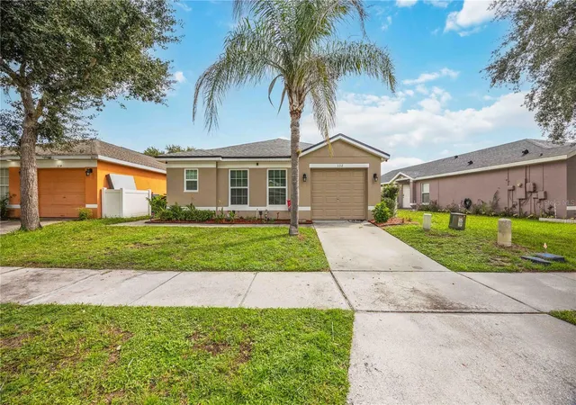 Photo 1 of Single family home for sale at 332 Scrub Jay Way, DAVENPORT, FL 33896 | MLS# O6443658 | Listing updated on 2026-10-12