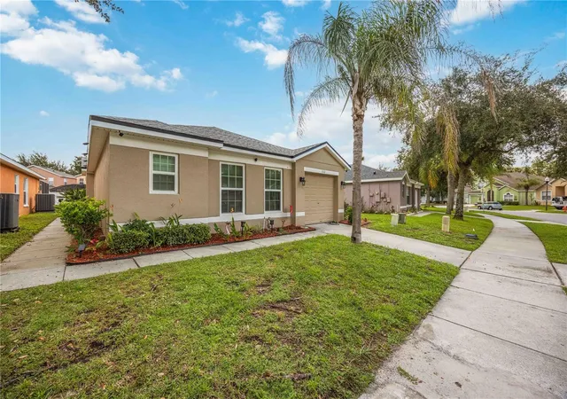 Photo 2 of Single family home for sale at 332 Scrub Jay Way, DAVENPORT, FL 33896 | MLS# O6443658 | Listing updated on 2026-10-12