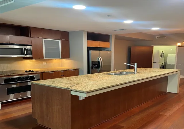 Photo 3 of Condo for sale at 111 N 12th Street #1621, Tampa, FL 33602 | MLS# TB8550843 | Listing updated on 2026-09-23