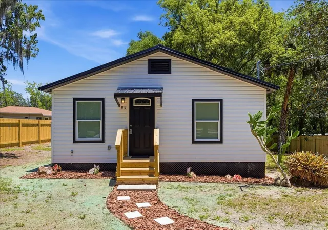 Single family home for sale at 816 Woodland Ave, Leesburg, FL 34748 | MLS# G5118093 | Listing updated on 2026-09-22