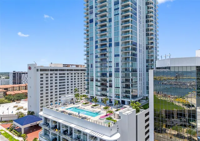 Photo 3 of Condo for sale at 301 1st Street S #1902, Saint Petersburg, FL 33701 | MLS# TB8550854 | Listing updated on 2026-09-22