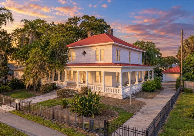 Photo 1 of Single family home for sale at 610 S Broadway Ave, Bartow, FL 33830 | MLS# B4902380 | Listing updated on 2026-10-01