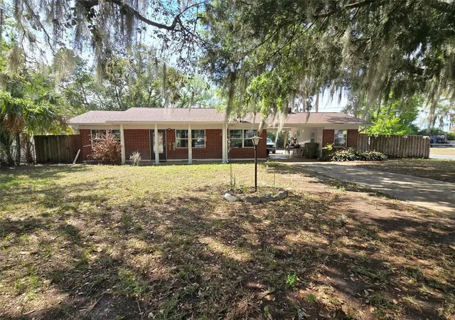 Single family home for sale at 1601 N Normandy Way, LEESBURG, FL 34748 | MLS# G5118097