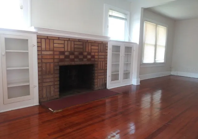 Photo 2 of Single family home for sale at 1182 8th Street N, Saint Petersburg, FL 33701 | MLS# TB8550871 | Listing updated on 2026-09-29