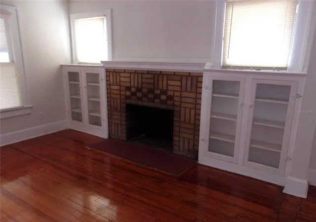 Photo 4 of Single family home for sale at 1182 8th Street N, Saint Petersburg, FL 33701 | MLS# TB8550871 | Listing updated on 2026-09-29