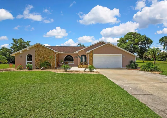 Photo 1 of Single family home for sale at 8098 Shorecrest Ct, Spring Hill, FL 34606 | MLS# W7889699 | Listing updated on 2026-09-29