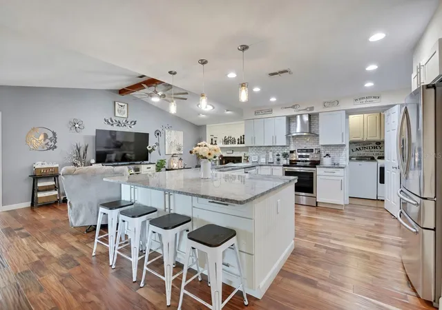 Photo 3 of Single family home for sale at 8098 Shorecrest Ct, Spring Hill, FL 34606 | MLS# W7889699 | Listing updated on 2026-10-07