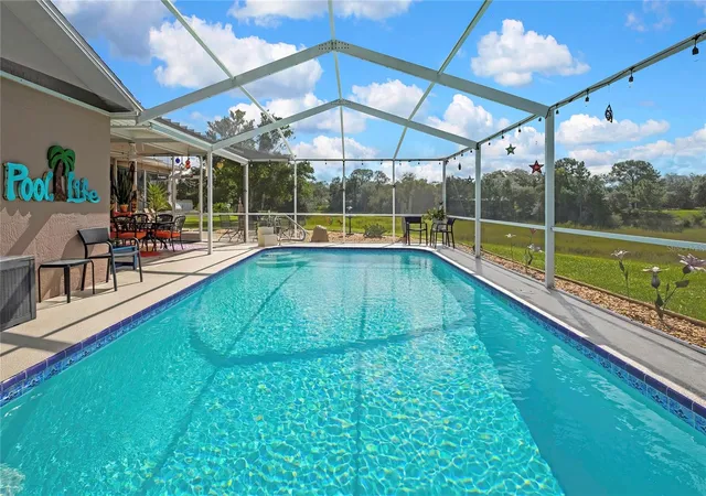 Photo 2 of Single family home for sale at 8098 Shorecrest Ct, Spring Hill, FL 34606 | MLS# W7889699 | Listing updated on 2026-10-07