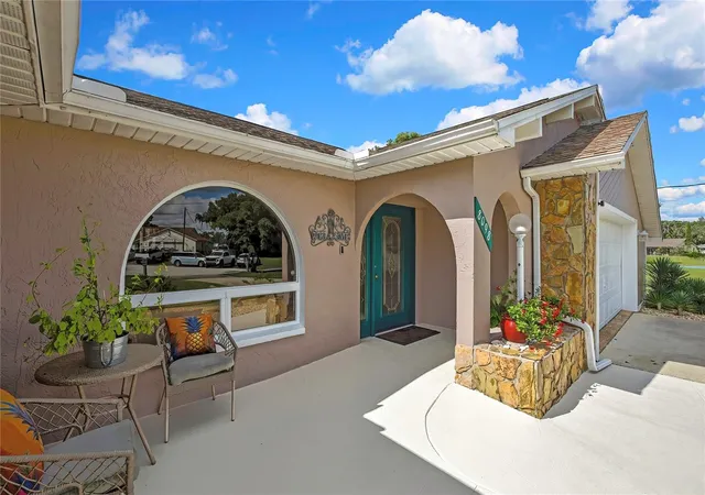 Photo 4 of Single family home for sale at 8098 Shorecrest Ct, Spring Hill, FL 34606 | MLS# W7889699 | Listing updated on 2026-09-29