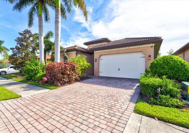 Photo 3 of Single family home for sale at 112 Ventosa Pl, Nokomis, FL 34275 | MLS# A4706912 | Listing updated on 2026-10-03