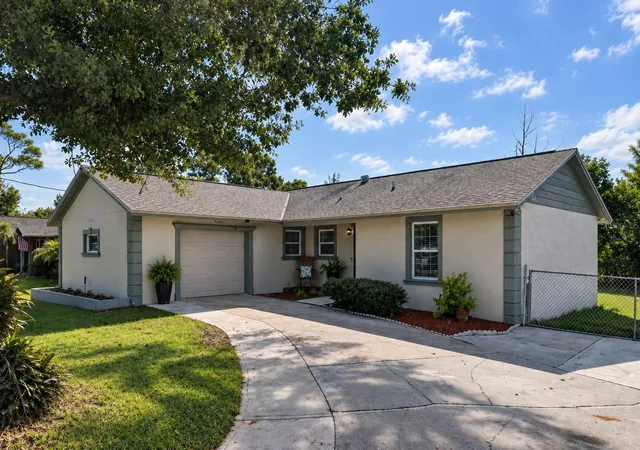 Photo 2 of Single family home for sale at 821 Nocturne Dr, Chuluota, FL 32766 | MLS# O6443692 | Listing updated on 2026-10-02