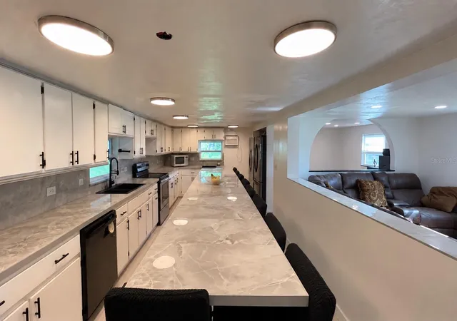 Photo 4 of Manufactured home for sale at 7690 Gordon Loop, Brooksville, FL 34601 | MLS# TB8550883 | Listing updated on 2026-10-02