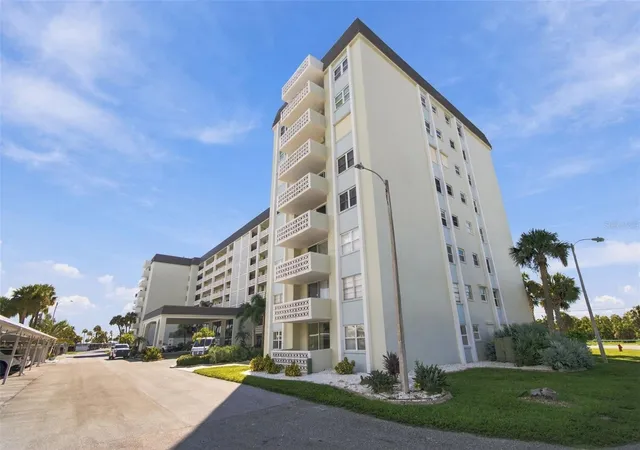 Photo 2 of Condo for sale at 9 Forbes Pl #412, Dunedin, FL 34698 | MLS# TB8550889 | Listing updated on 2026-09-23