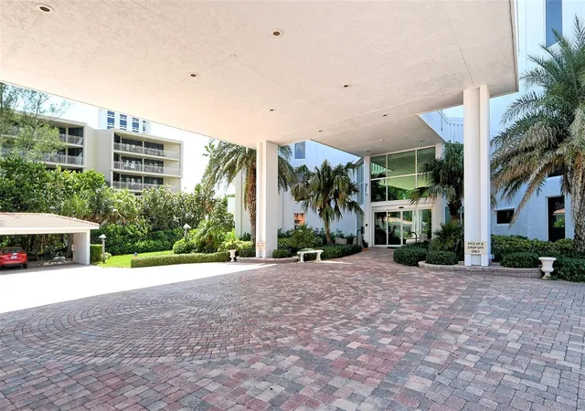 Photo 2 of Condo for sale at 2525 Gulf Of Mexico Dr #7B, Longboat Key, FL 34228 | MLS# A4706913 | Listing updated on 2026-10-08
