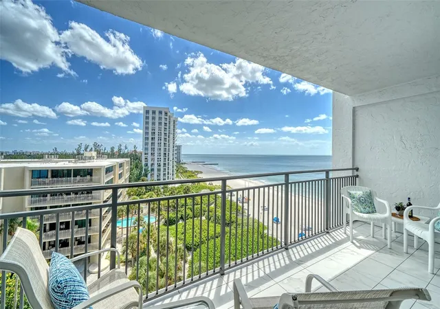 Listing Photo 5 - Condo for sale in building located at 2525 Gulf Of Mexico Dr, Longboat Key, FL 34228 - Unit #7B