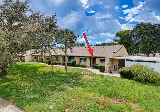 Listing Photo 4 - Condo for sale in building located at 8330 High Pt Cir, PORT RICHEY, FL 34668 - Unit #6