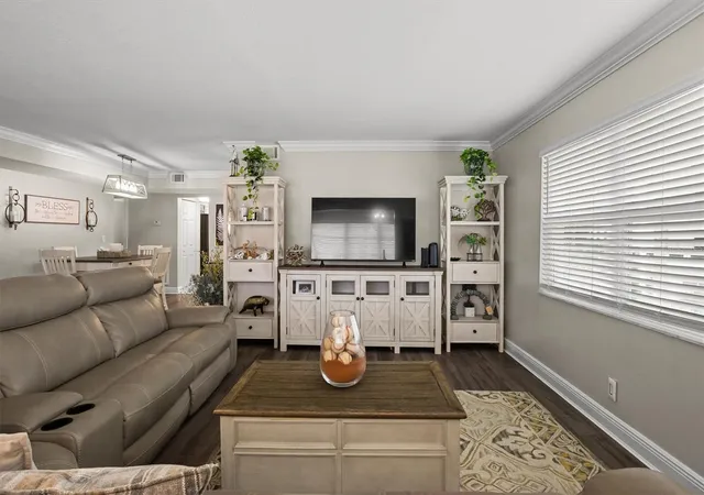 Photo 3 of Condo for sale at 1100 Martinique Dr #220, Winter Haven, FL 33884 | MLS# S5158041 | Listing updated on 2026-09-23