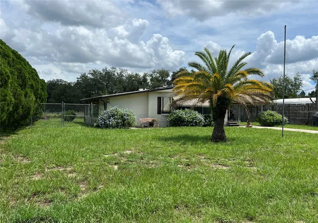 Photo 3 of Manufactured home for sale at 5974 Foxhollow Dr, Winter Haven, FL 33884 | MLS# S5158044 | Listing updated on 2026-09-22