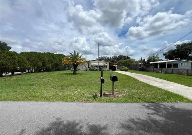 Photo 4 of Manufactured home for sale at 5974 Foxhollow Dr, Winter Haven, FL 33884 | MLS# S5158044 | Listing updated on 2026-09-22