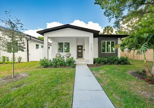 Photo 1 of Single family home for sale at 3109 Queen St N, Saint Petersburg, FL 33713 | MLS# TB8550903 | Listing updated on 2026-10-10