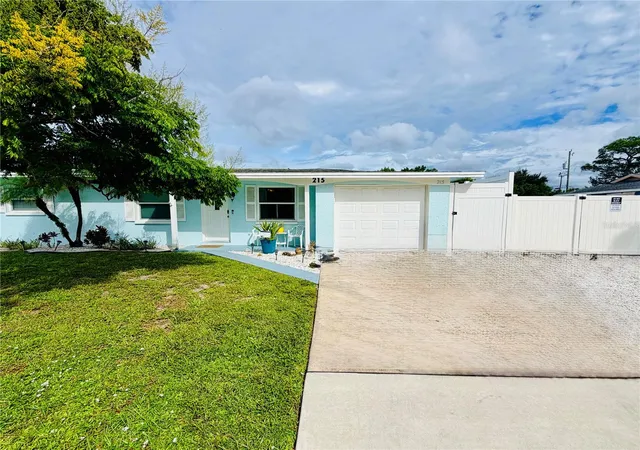 Photo 1 of Single family home for sale at 215 60th Street Nw, Bradenton, FL 34209 | MLS# A4706918 | Listing updated on 2026-10-07