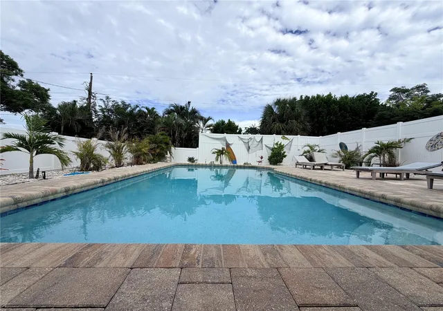 Photo 2 of Single family home for sale at 215 60th Street Nw, Bradenton, FL 34209 | MLS# A4706918 | Listing updated on 2026-10-07