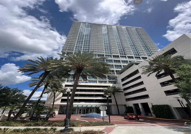 Photo 2 of Condo for sale at 150 E Robinson St #2409, Orlando, FL 32801 | MLS# O6443710 | Listing updated on 2026-09-25