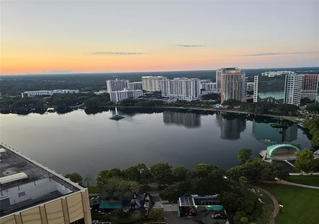 Photo 4 of Condo for sale at 150 E Robinson St #2409, Orlando, FL 32801 | MLS# O6443710 | Listing updated on 2026-09-25