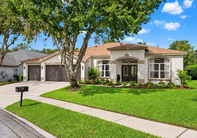 Photo 2 of Single family home for sale at 6111 Heroncrest Ct, Lithia, FL 33547 | MLS# TB8550911 | Listing updated on 2026-10-07