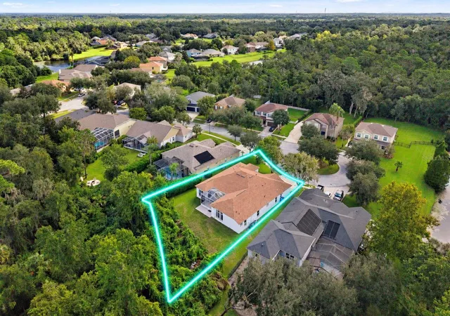 Photo 3 of Single family home for sale at 6111 Heroncrest Ct, Lithia, FL 33547 | MLS# TB8550911 | Listing updated on 2026-10-07