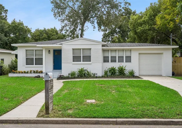 Photo 1 of Single family home for sale at 2808 E Pine St, Orlando, FL 32803 | MLS# O6443714 | Listing updated on 2026-10-28