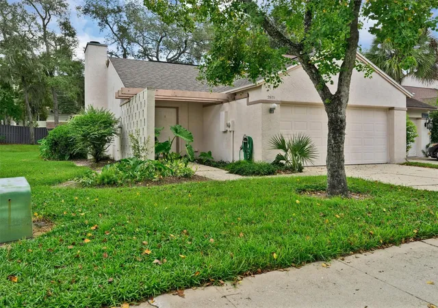 Photo 1 of Sale Pending at 2821 Spyglass Cvs, Longwood, FL 32779 | MLS# S5158048 | Listing updated on 2026-10-02