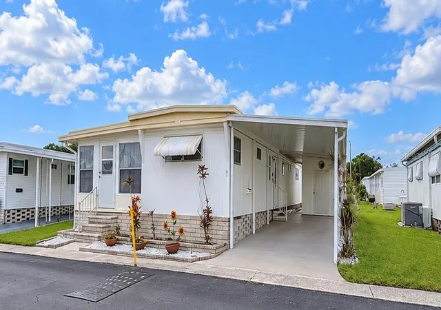 Photo 3 of Manufactured home for sale at 41 Pindo Palm St E #41, Largo, FL 33770 | MLS# TB8550915 | Listing updated on 2026-09-29