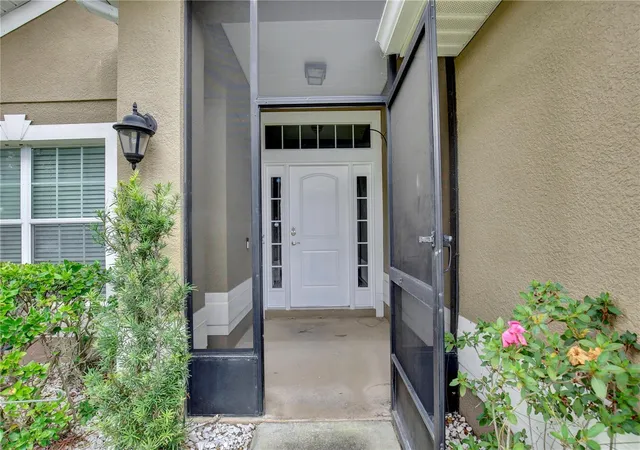 Photo 4 of Single family home for sale at 942 Willow Oak Loop, Minneola, FL 34715 | MLS# O6443722 | Listing updated on 2026-10-08