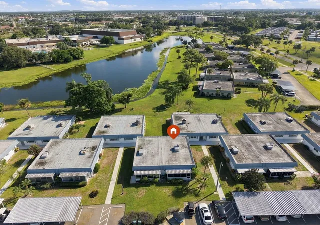 Listing Photo 4 - Condo for sale in building located at 1901 Andover Wy, SUN CITY CENTER, FL 33573 - Unit #37