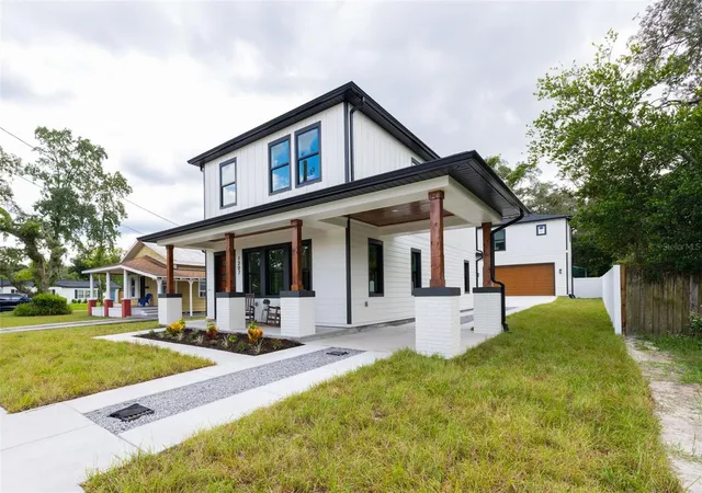 Photo 3 of Single family home for sale at 1207 E Ellicott St, Tampa, FL 33603 | MLS# TB8550925 | Listing updated on 2026-10-04