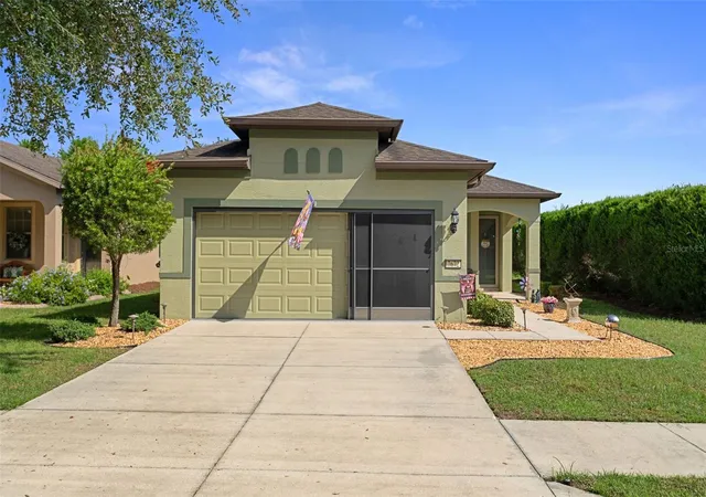 Photo 1 of Single family home for sale at 7672 SW 94th Circle, Ocala, FL 34481 | MLS# W7889701 | Listing updated on 2026-09-23