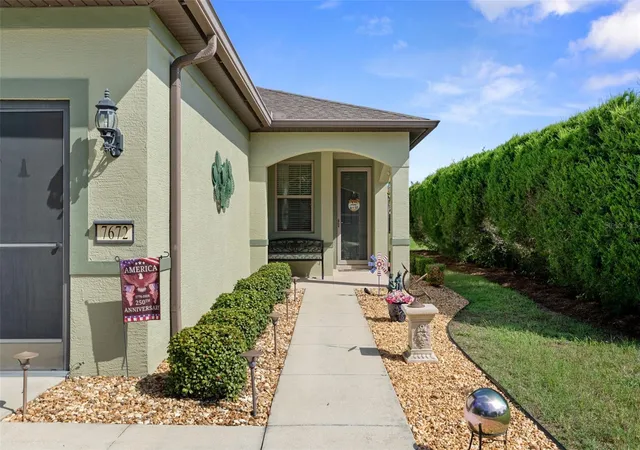 Photo 2 of Single family home for sale at 7672 SW 94th Circle, Ocala, FL 34481 | MLS# W7889701 | Listing updated on 2026-09-23