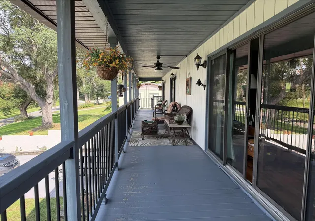 Photo 3 of Single family home for sale at 521 E Mirror Lake Dr, Fruitland Park, FL 34731 | MLS# G5118106 | Listing updated on 2026-09-22