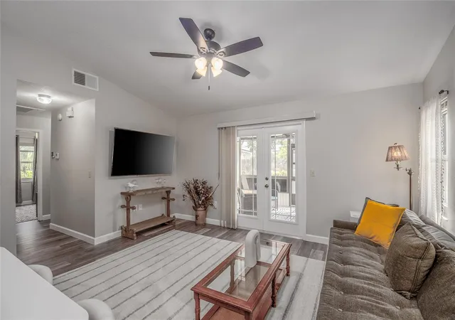 Photo 3 of Single family home for sale at 224 Crown Ct, Winter Haven, FL 33880 | MLS# L4965239 | Listing updated on 2026-09-22