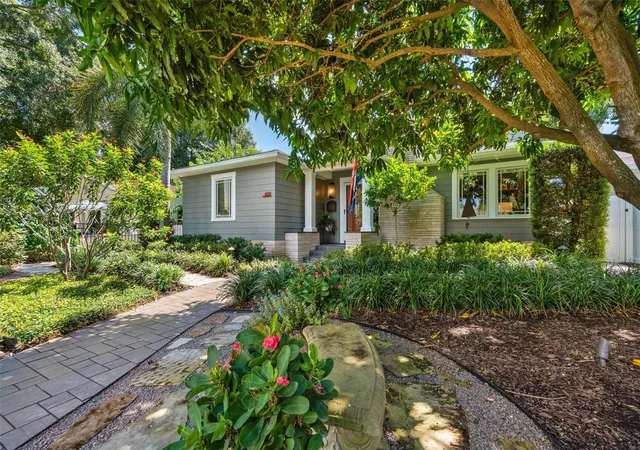 Photo 2 of Single family home for sale at 602 29th Avenue N, Saint Petersburg, FL 33704 | MLS# TB8550938 | Listing updated on 2026-10-10
