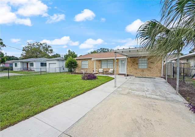 Photo 1 of Sale Pending at 2509 W Lemon St, Tampa, FL 33609 | MLS# TB8550939 | Listing updated on 2026-10-31