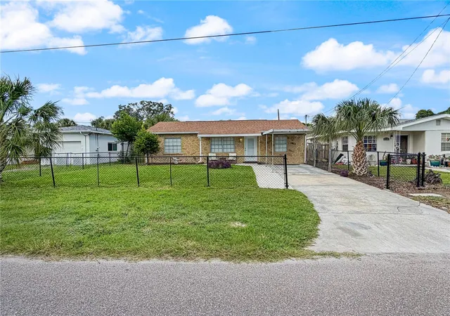 Photo 2 of Sale Pending at 2509 W Lemon St, Tampa, FL 33609 | MLS# TB8550939 | Listing updated on 2026-10-31
